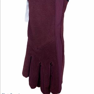 Isotoner smart Dri gloves